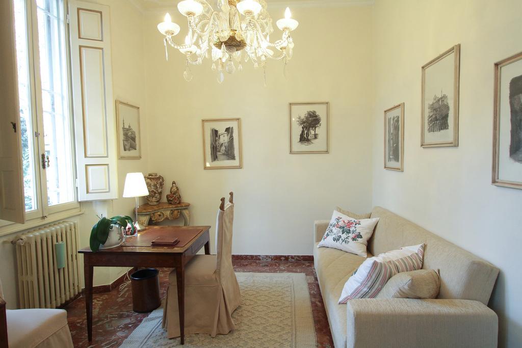 Il Diospero B&B Florence Bilik gambar