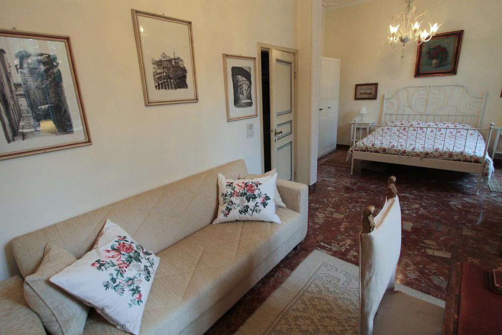 Il Diospero B&B Florence Bilik gambar