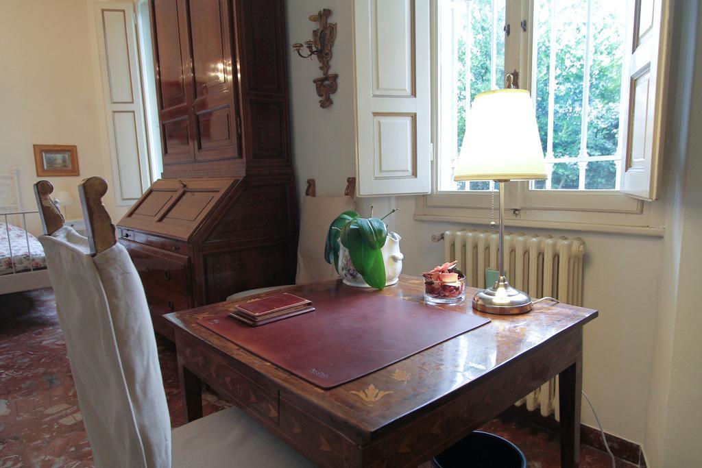 Il Diospero B&B Florence Bilik gambar