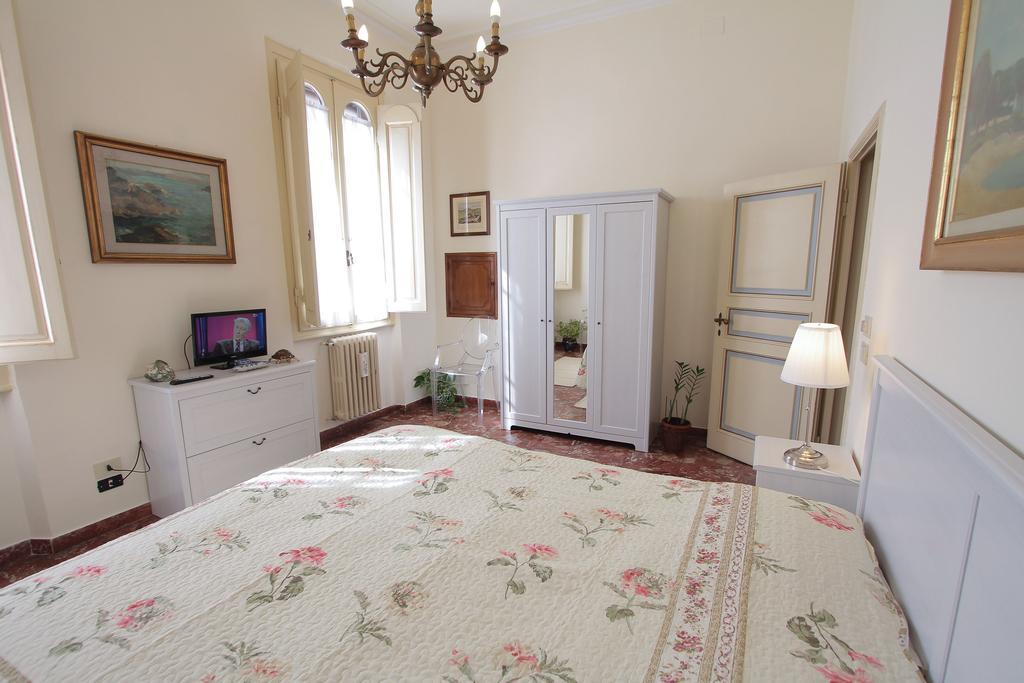 Il Diospero B&B Florence Bilik gambar